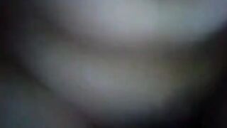 بتاخد زوبر كبير في كسها المشعر الهايج