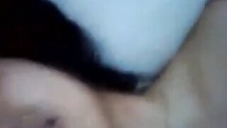 بتاخد زوبر كبير في كسها المشعر الهايج