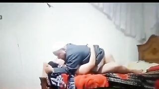 سكس اب ينيك بنته في غياب زوجته ويلبي جميع رغباتها المتعطشة للجنس - سكس محارم اب وبنته