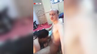 كبير في السن بس شمال بيصور مراته وهي بتمتص زبه وينيكها في فيديو سكس ساخن