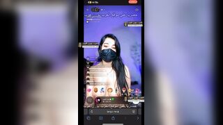 السحاق الخليجي الساخن تضرب في كسها المتناك جامد و هي تصوت من محنها